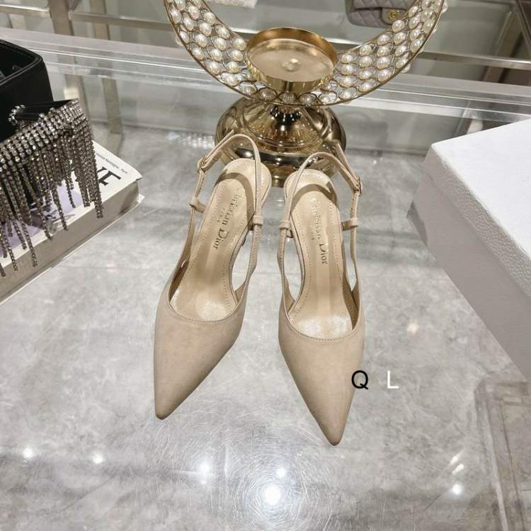 Picture of Dior Shoes _SKUDiorsz35-407CMLL12023755